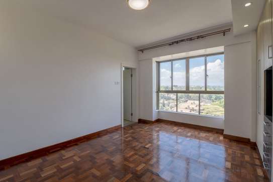 3 Bed Apartment with En Suite in Lavington image 11