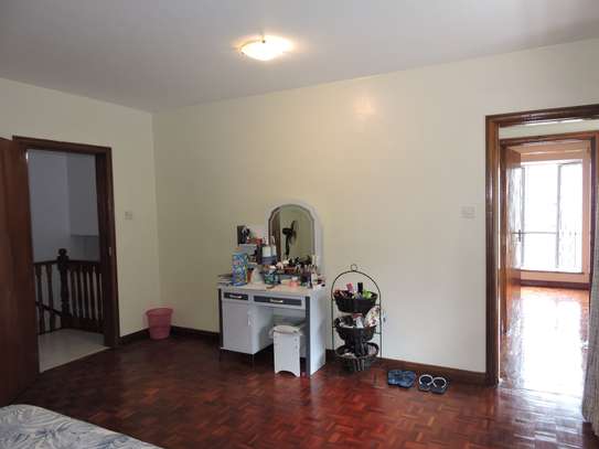 4 Bed Townhouse with Walk In Closet at Shanzu Road image 9