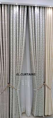 Heavy curtains image 3