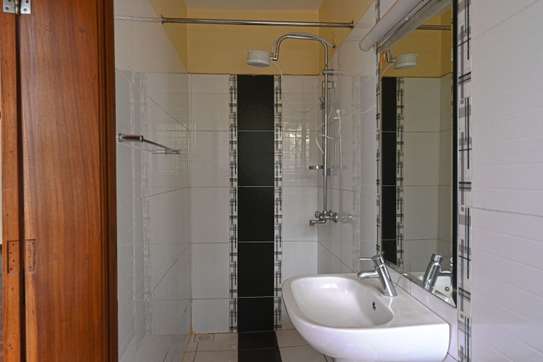 3 Bed Apartment with En Suite in Upper Hill image 4