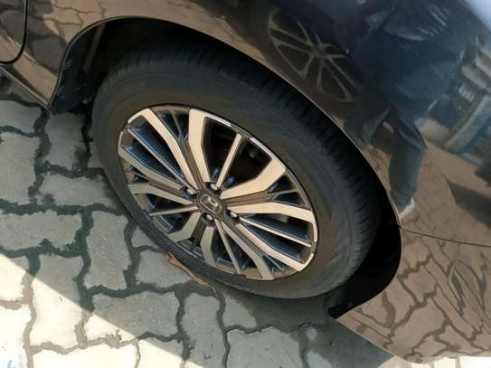 Honda Grace hybrid image 9