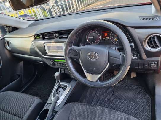 Toyota Auris image 6