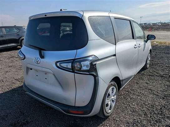 Toyota sienta 2022 model normal image 5