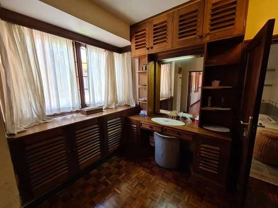 6 Bed Apartment with En Suite in Nyali Area image 5