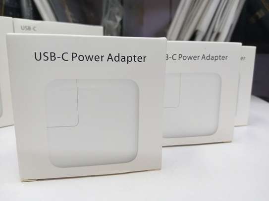 Apple Macbook 30W USB-C Power Adapter image 1