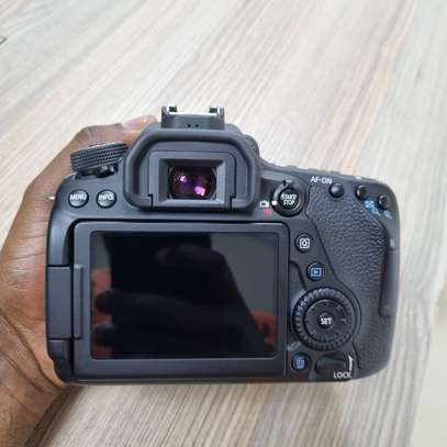 Canon EOS 700D Digital SLR Camera image 1