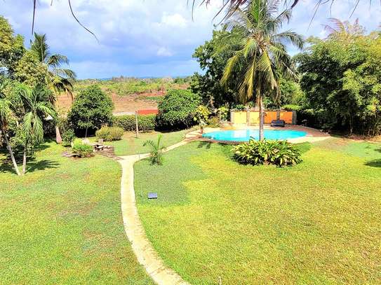5 Bed Villa with Swimming Pool in Diani image 12