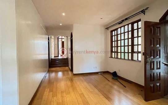 3 Bed Apartment with En Suite in Lavington image 13