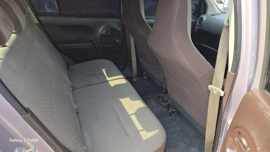 Toyota vitz KDG image 3