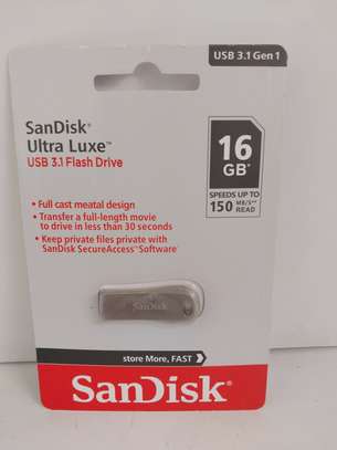 SanDisk Ultra Luxe 16GB USB 3.1 Flash Drive image 3
