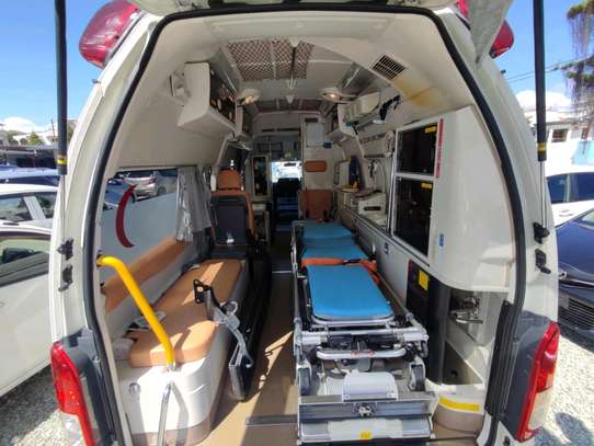Toyota Radius Ambulance image 3