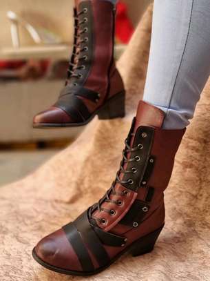 *Retro Comfy Chunky-heel Lace-up Boots*
 *Sizes: 37 to 42( Normal Fitting)* 
 *Colours: image 2