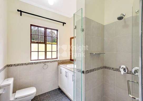 5 Bed House with En Suite at Ushirika Road image 9