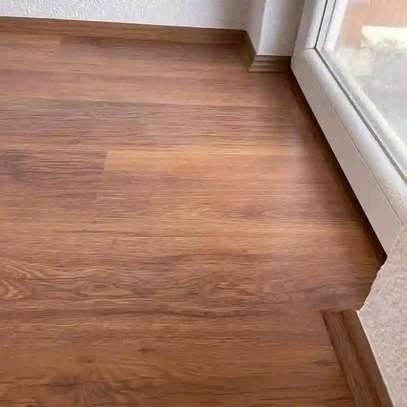 Laminate flooring image 1