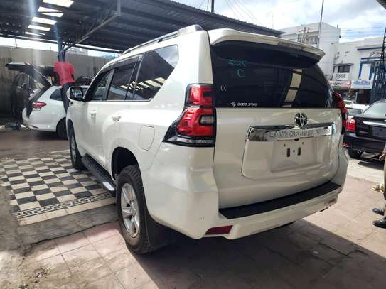 Toyota land cruiser prado TX 2017 white image 9