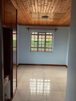 5 Bed Townhouse with En Suite in Nyari image 3
