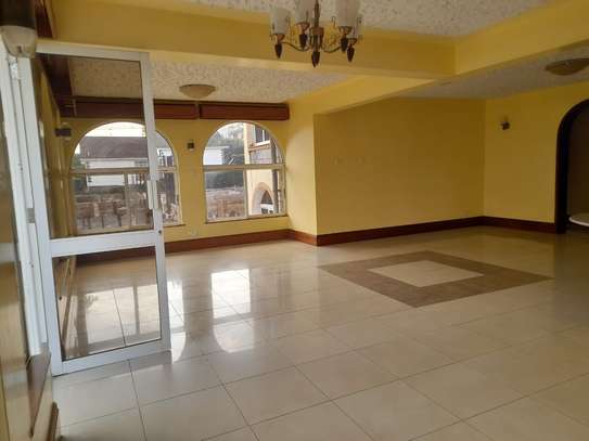 3 bedroom apartment master Ensuite available in kileleshwa image 2