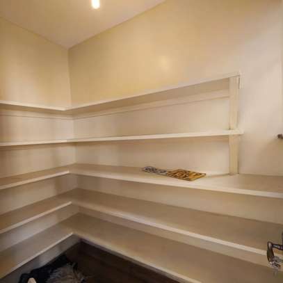 5 Bed Townhouse with En Suite in Kileleshwa image 5