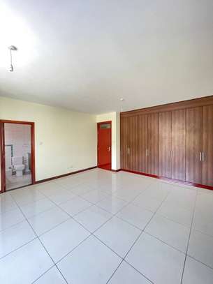 4 Bed Apartment with En Suite in Westlands Area image 14