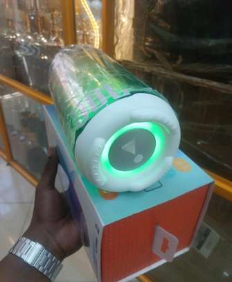 JBL Pulse 5 BT Speaker With 360°Led Lights image 6