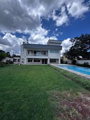 5 Bed House with En Suite in Runda image 8