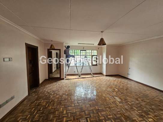 4 Bed Townhouse with En Suite in Spring Valley image 4