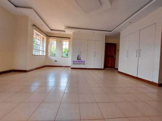 5 Bed House with En Suite at Runda Rd image 13