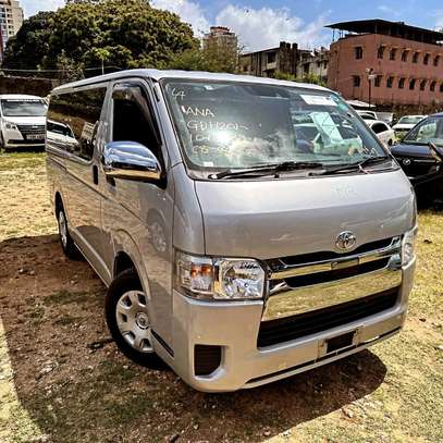 Toyota Hiace 2018 Diesel 2wd image 2