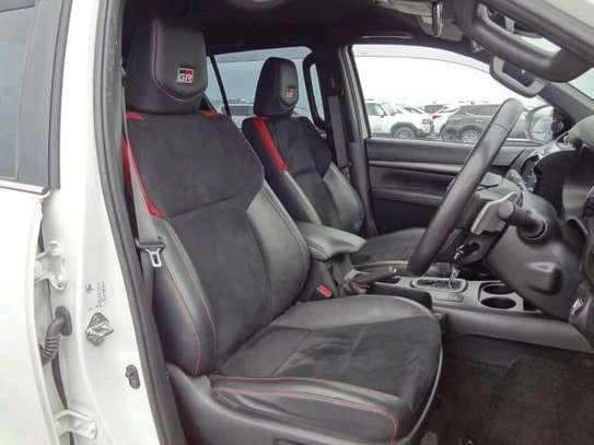 Toyota Hilux Double cabin 2018 4x4 image 5