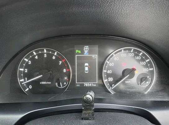Toyota Allion image 6