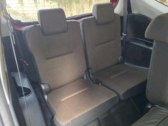 Toyota Sienta redwine image 6