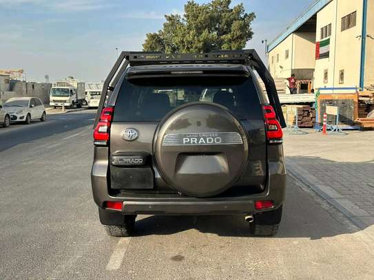 Toyota Land Cruiser 4x4 Dark Grey Off-Road SUV 2019 image 6