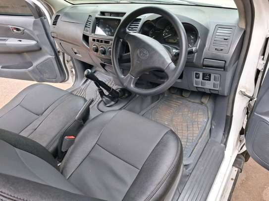 TOYOTA HILUX SINGLE CAB LOCALLY ASSEMBLED 4WD OPTIONAL 2013 image 8