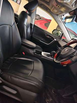 TOYOTA RAV4H HYBRID,2020,AWD, SUNROOF,(DEPOSIT 2.3M) image 11