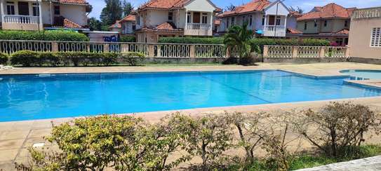 3 Bed Apartment with Aircon in Mtwapa image 1