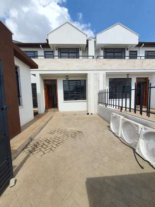 4 Bed House with En Suite at South C image 1