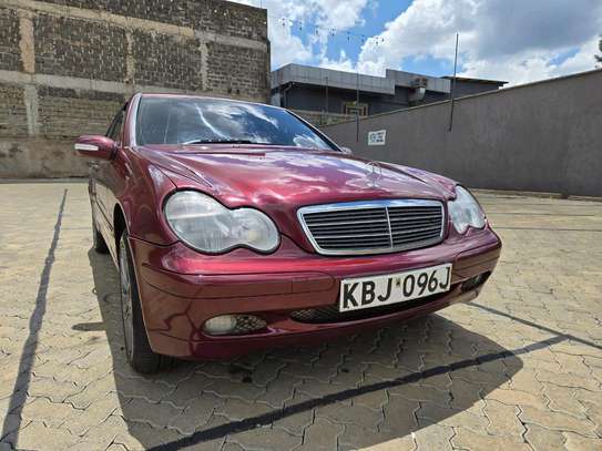 Mercedes Benz c200 image 6