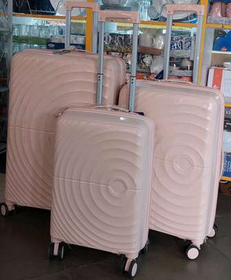3 IN 1 UNBREAKALE SUITCASES image 2