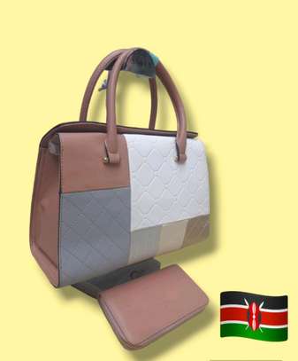 Fancy and elegant shoulder handbags image 3