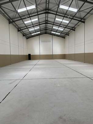 8,500 ft² Warehouse with Aircon in Athi River image 9