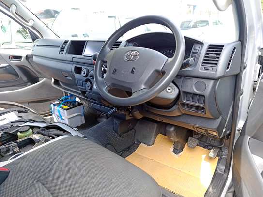 Toyota hiace outodiesel 9l image 11