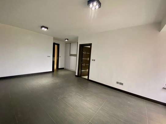 3 Bed Apartment with En Suite in Riverside image 1