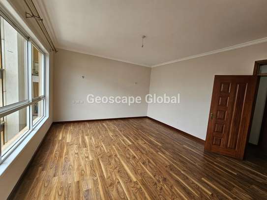 3 Bed Apartment with En Suite in Riverside image 31