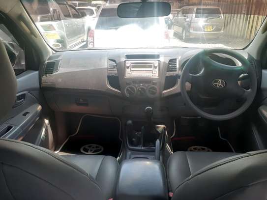 TOYOTA HILUX DOUBLE CABIN LOCAL image 1