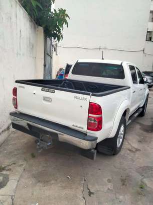 Toyota Hilux double cabin image 16