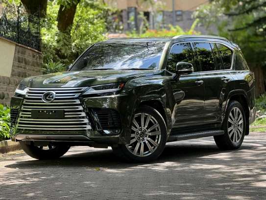 2024 Lexus LX600 VIP edition image 2