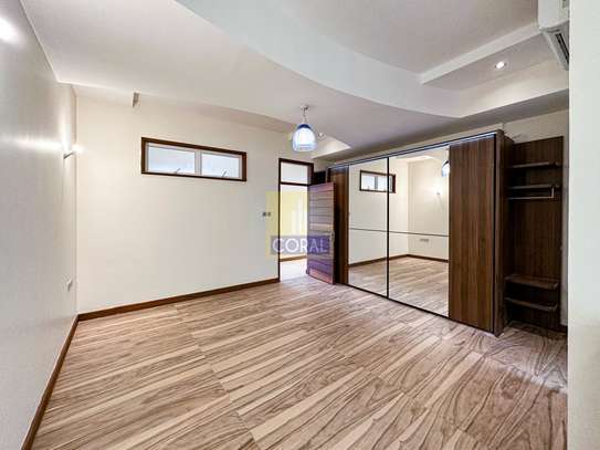 5 Bed Apartment  in Spring Valley image 22