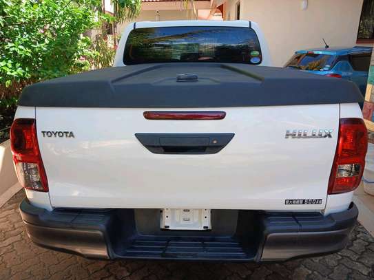 Toyota Hilux double cub image 10
