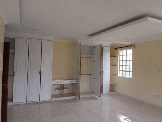 5 Bed Townhouse with En Suite in Ongata Rongai image 8