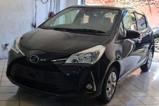 Toyota Vitz Black 2018 1300cc 2WD image 3